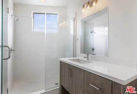 $6,600 | 1045 Manzanita Street, Los Angeles, CA 90029