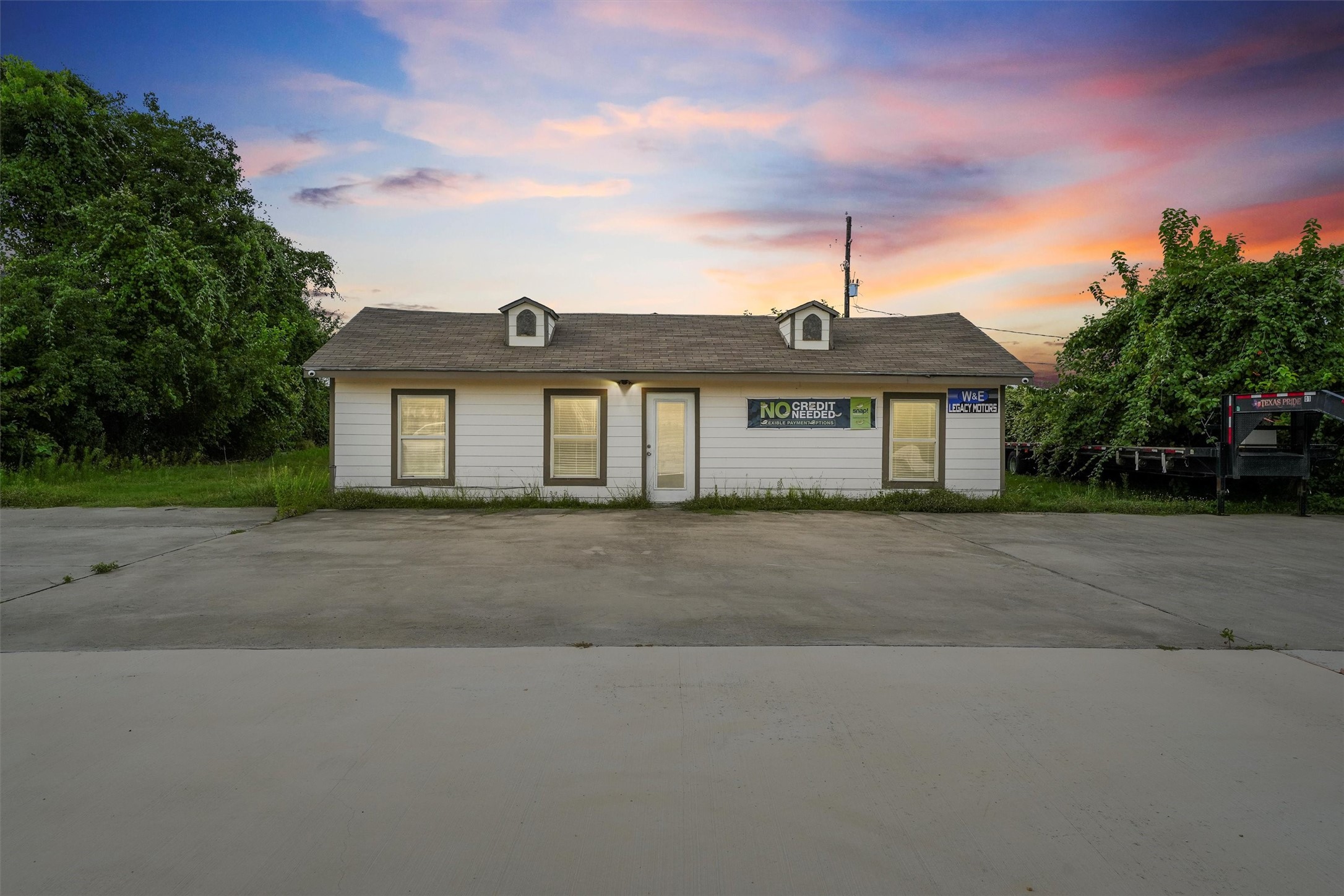 6455 Cunningham Road Houston, TX 77041 - Photo 1 of 30