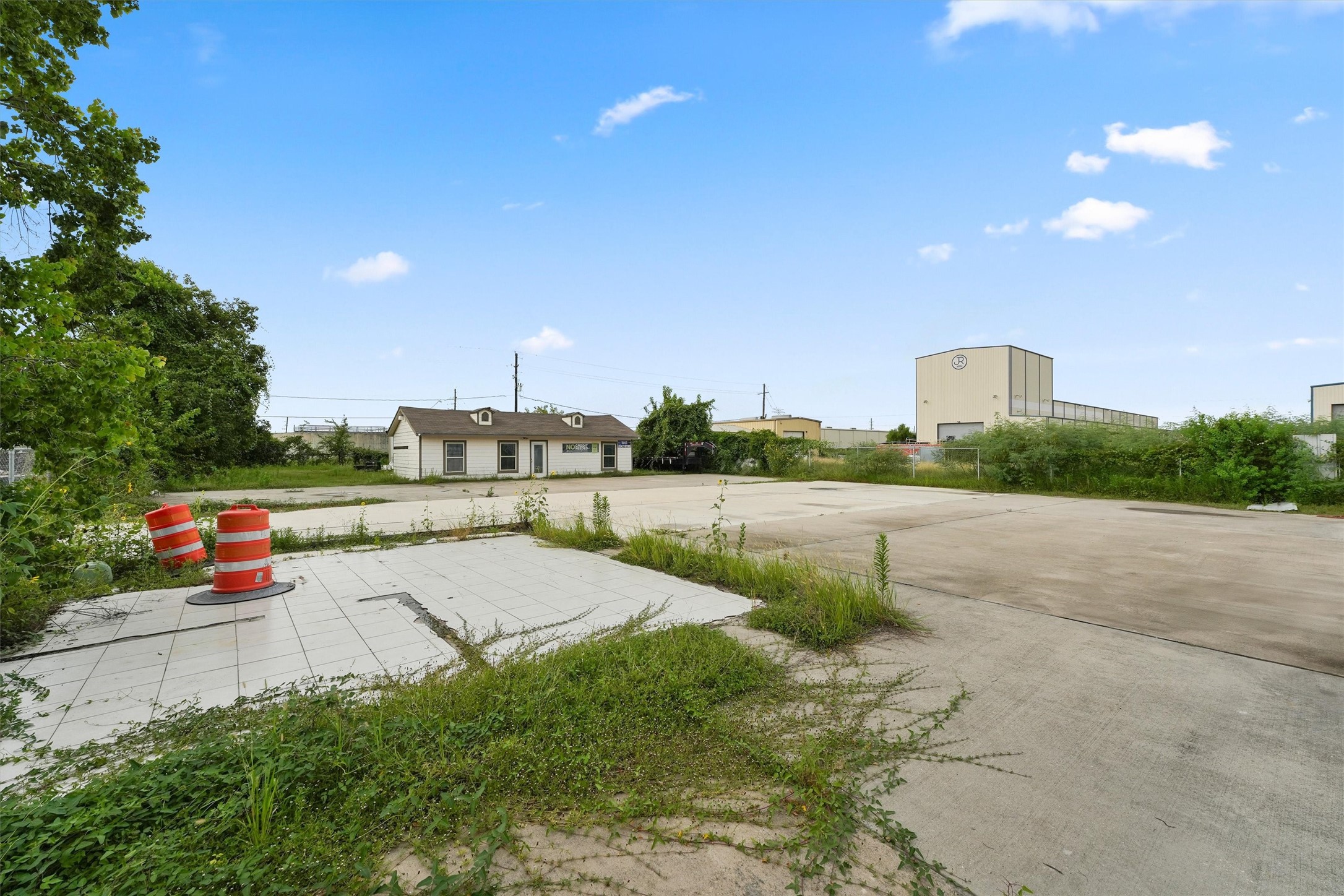 6455 Cunningham Road Houston, TX 77041 - Photo 4 of 30