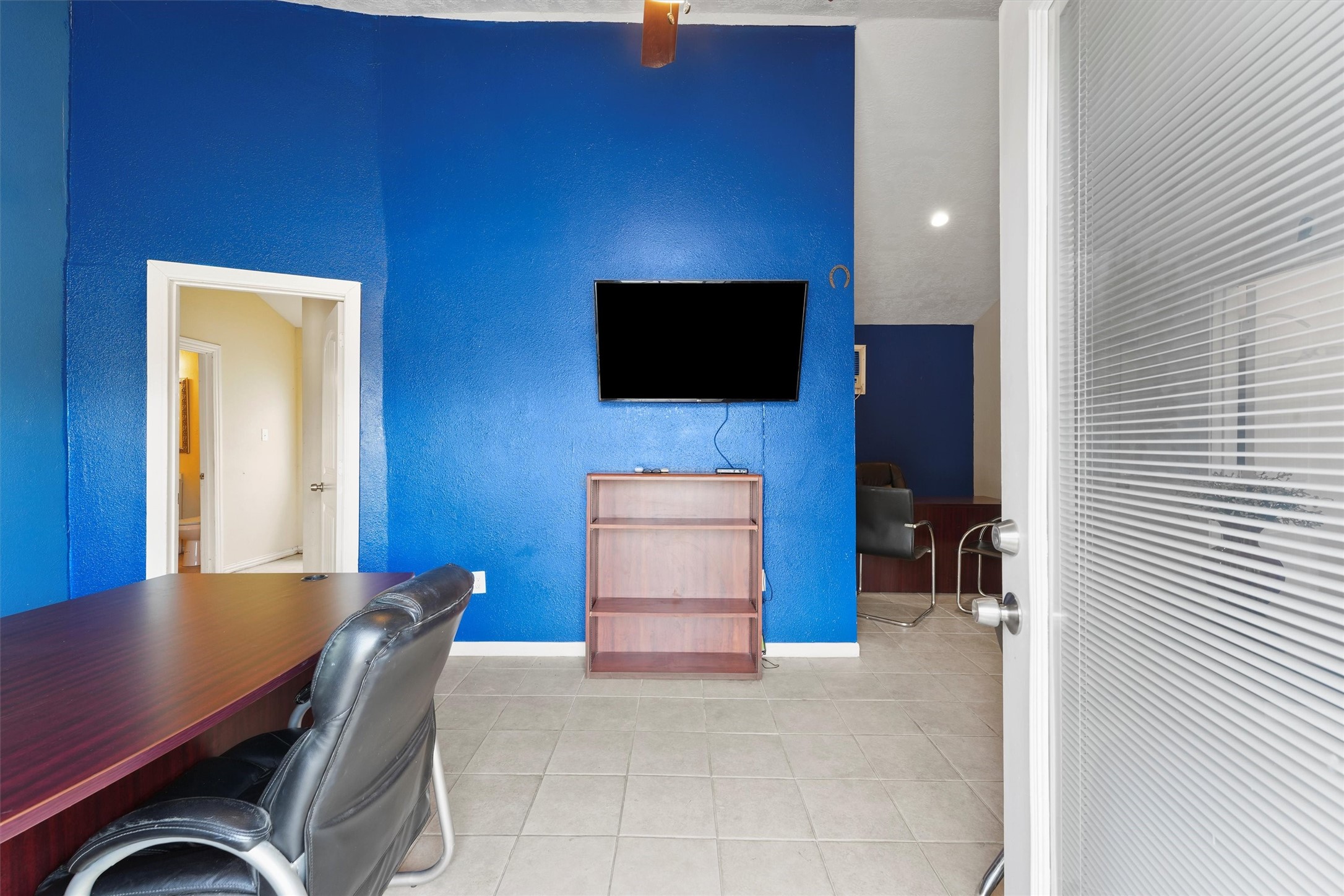 6455 Cunningham Road Houston, TX 77041 - Photo 7 of 30