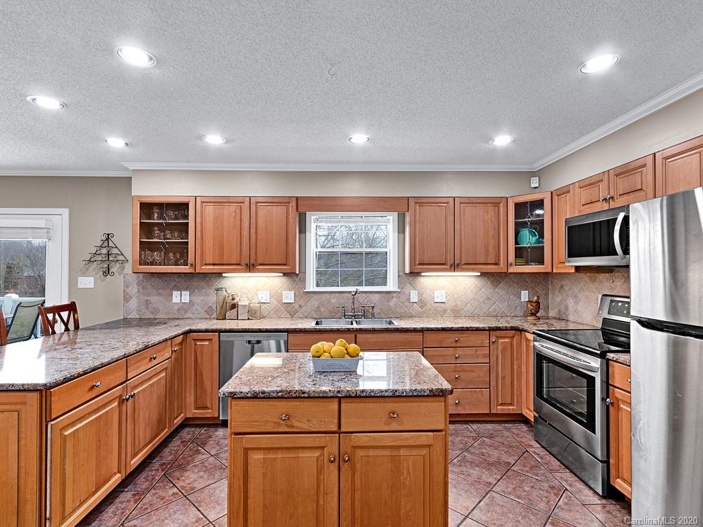 192 Smith Knolls Road Fairview, NC 28730 - Photo 11 of 36 Gallery Image 11