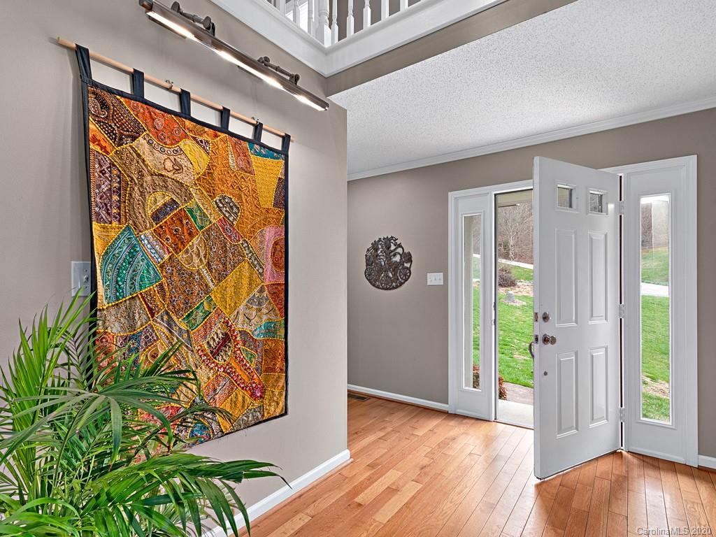 192 Smith Knolls Road Fairview, NC 28730 - Photo 5 of 36 Gallery Image 5