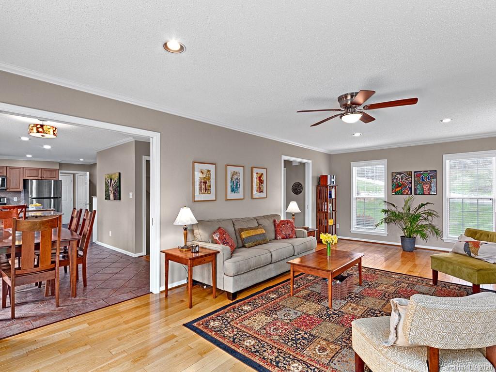 192 Smith Knolls Road Fairview, NC 28730 - Photo 8 of 36 Gallery Image 8