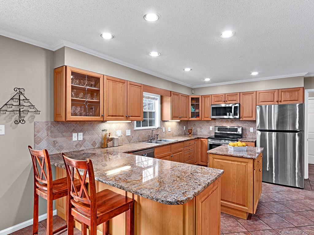 192 Smith Knolls Road Fairview, NC 28730 - Photo 10 of 36 Gallery Image 10