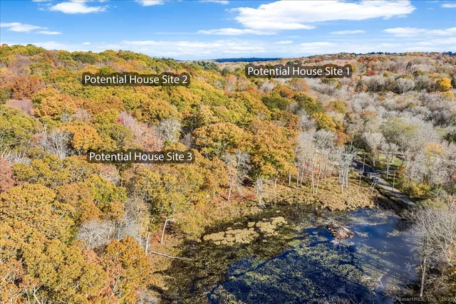 a view of an outdoor space and garden