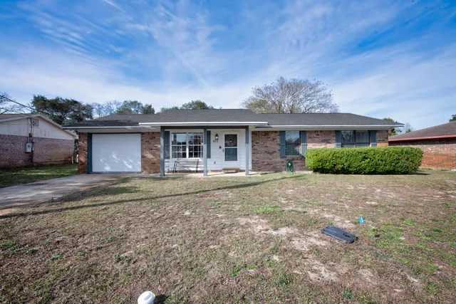 $318,500 | 827 Boulevard De L'Orleans, Mary Esther, FL 32569