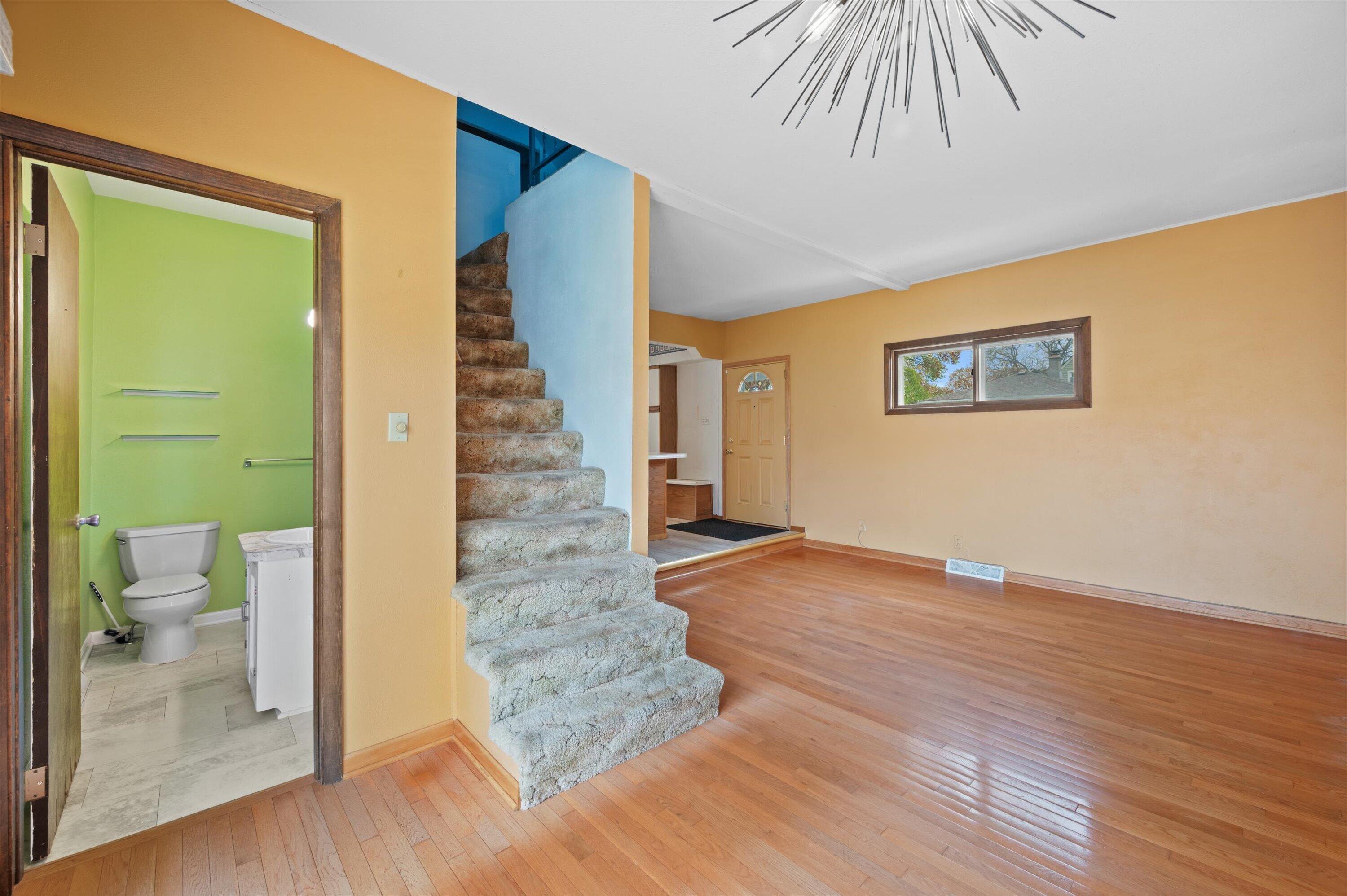 3802 South 18th Street Milwaukee, WI 53221 - Photo 5 of 34 HWF