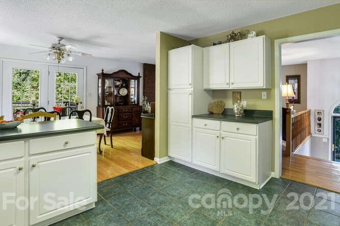 16 Ratt Man Lane Asheville, NC 28803 - Photo 10 of 33 Gallery Image 10