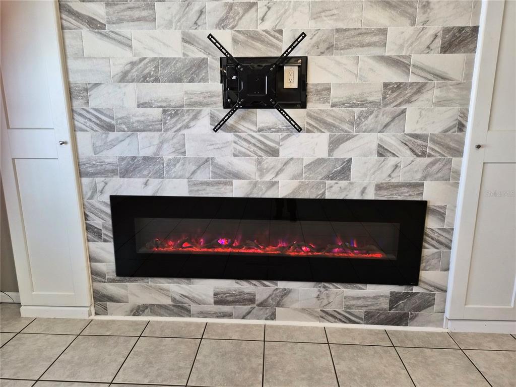 1080 Leeward Road Venice, FL 34293 - Photo 22 of 33 a view of entryway with an outdoor space