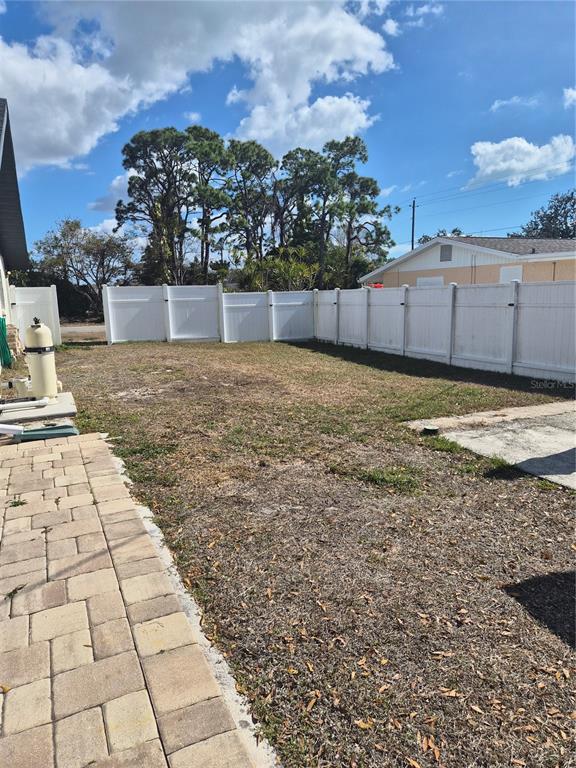 1080 Leeward Road Venice, FL 34293 - Photo 32 of 33 a view of a backyard