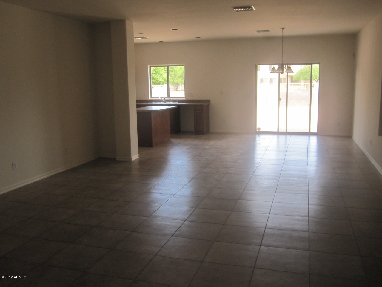 2624 West Maldonado Road Phoenix, AZ 85041 - Photo 3 of 20 3