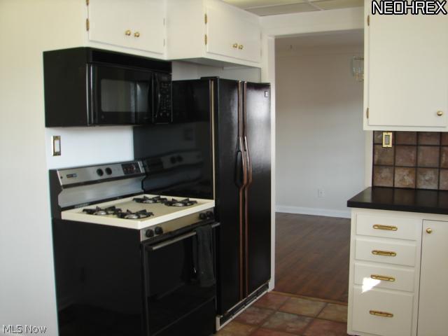 1215 Dorsh Road Cleveland, OH 44121 - Photo 9 of 19