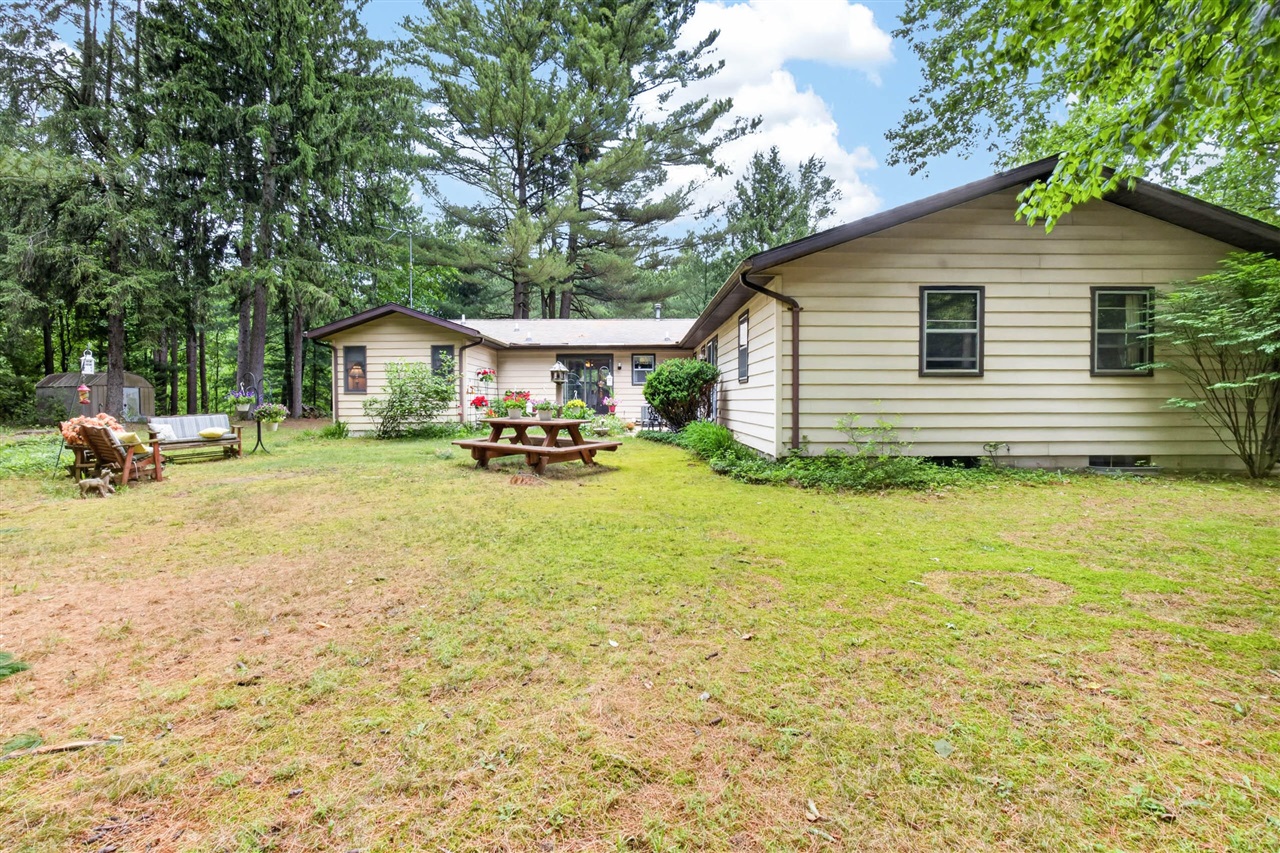 239 Pine Ridge Road Battle Creek, MI 49017 - Photo 3 of 45