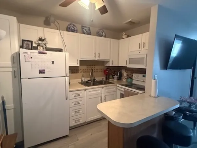 $81,950 | 3170 West Monroe Street, Unit 309, Waukegan, IL 60085