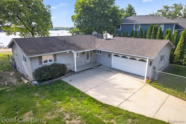$465,000 | 3161 Jackson Boulevard, Highland, MI 48356