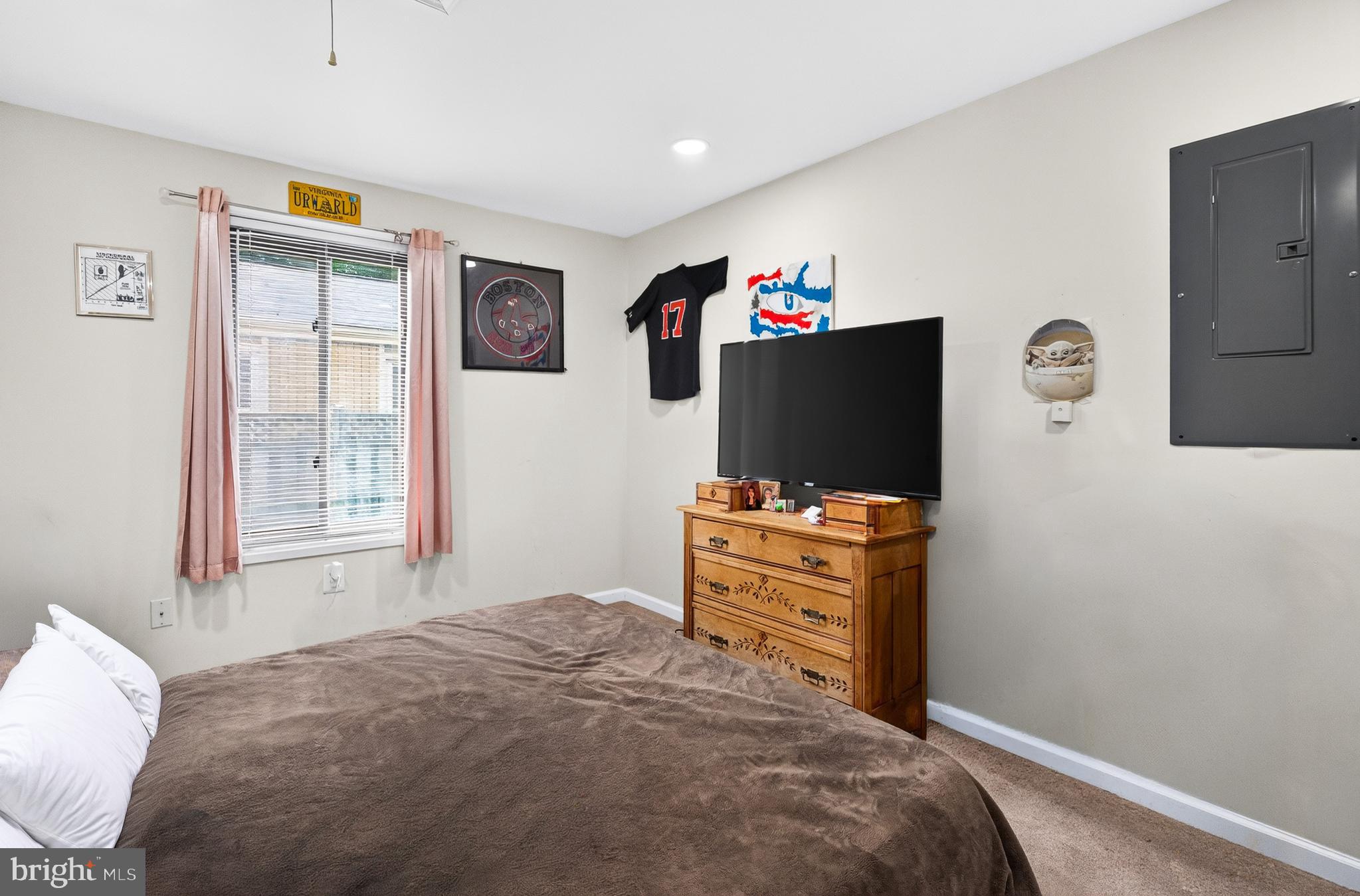 160 Magnolia Road Sterling, VA 20164 - Photo 14 of 25 2nd Bedroom