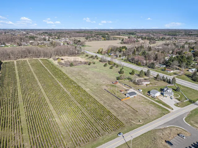 $125,000 | 5.26-acres 5.26-acres Us-10, Scottville, MI 49454
