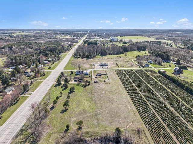 $125,000 | 5.26-acres 5.26-acres Us-10, Scottville, MI 49454