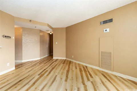 $415,000 | 300 Wai Nani Way, Unit I2004, Honolulu, HI 96815