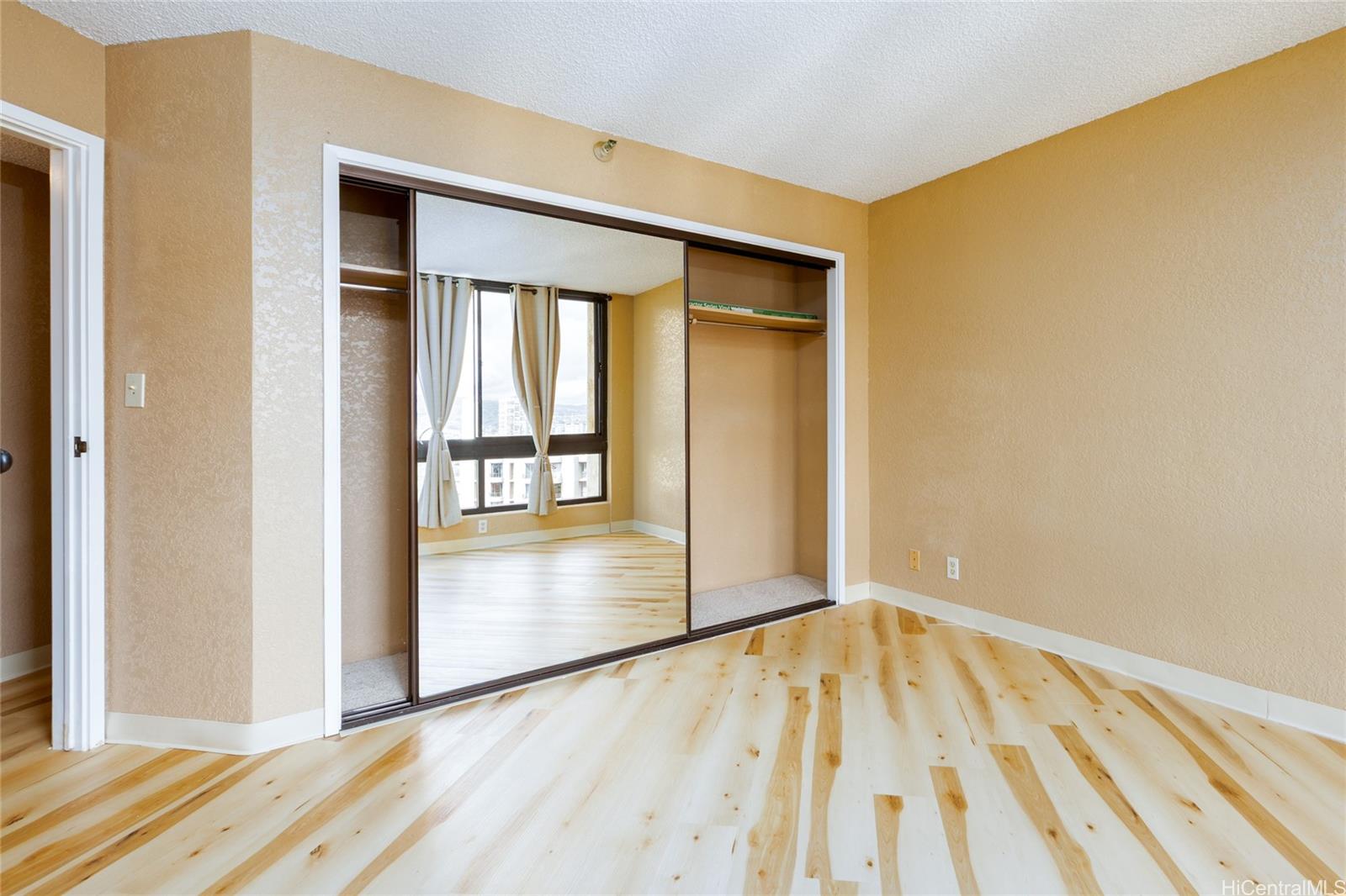 300 Wai Nani Way, Unit I2004 Honolulu, HI 96815 - Photo 23 of 25