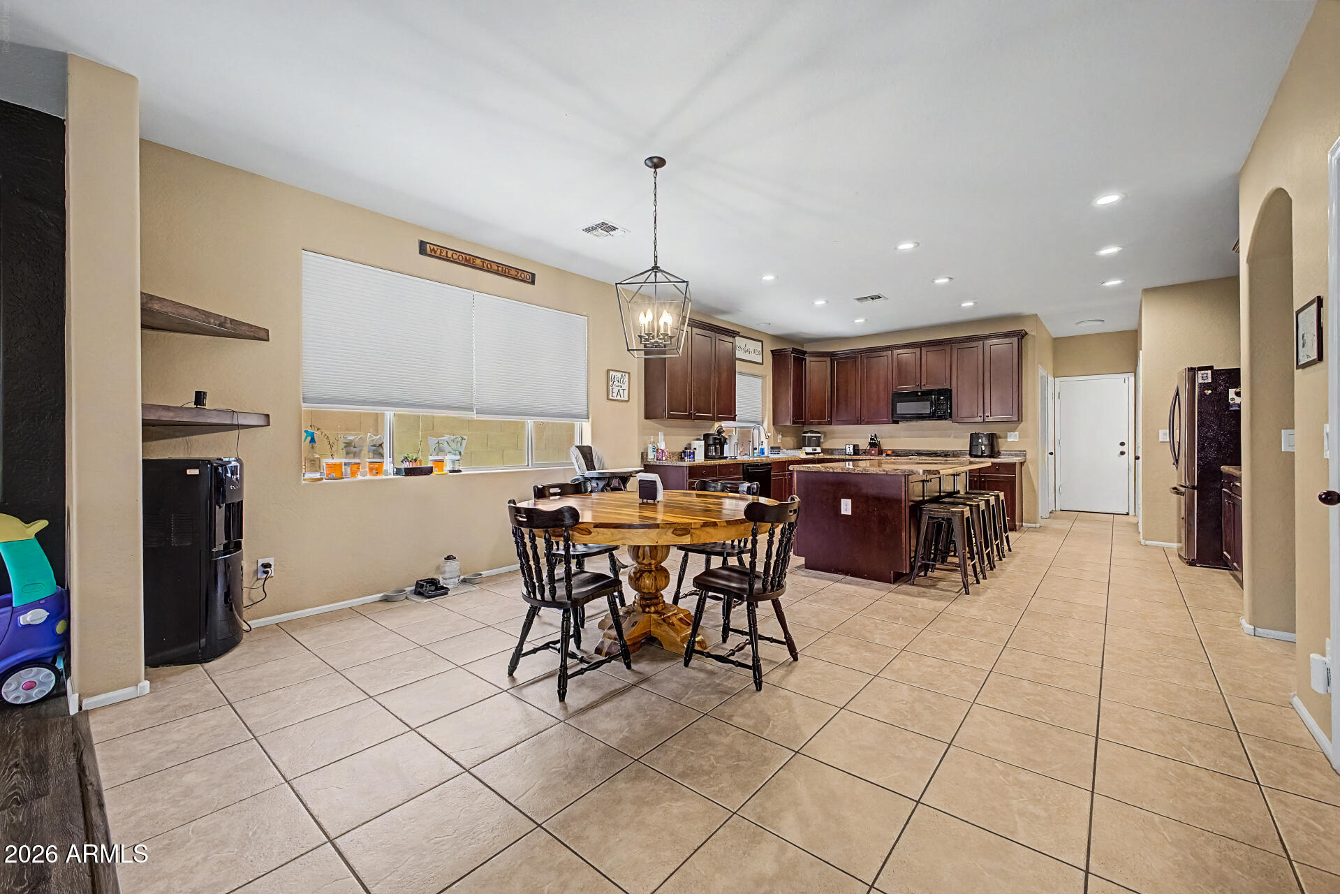 28929 North Calcite Way San Tan Valley, AZ 85143 - Photo 10 of 43 Dining and kitchen
