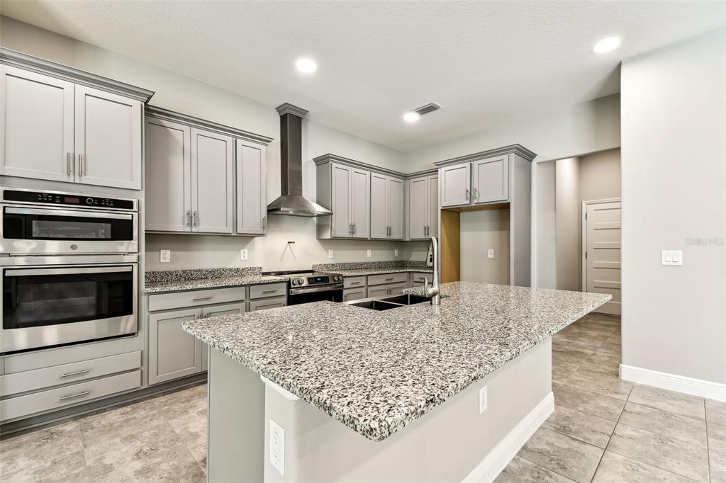 12487 Hooker Road Weeki Wachee, FL 34614 - Photo 5 of 13