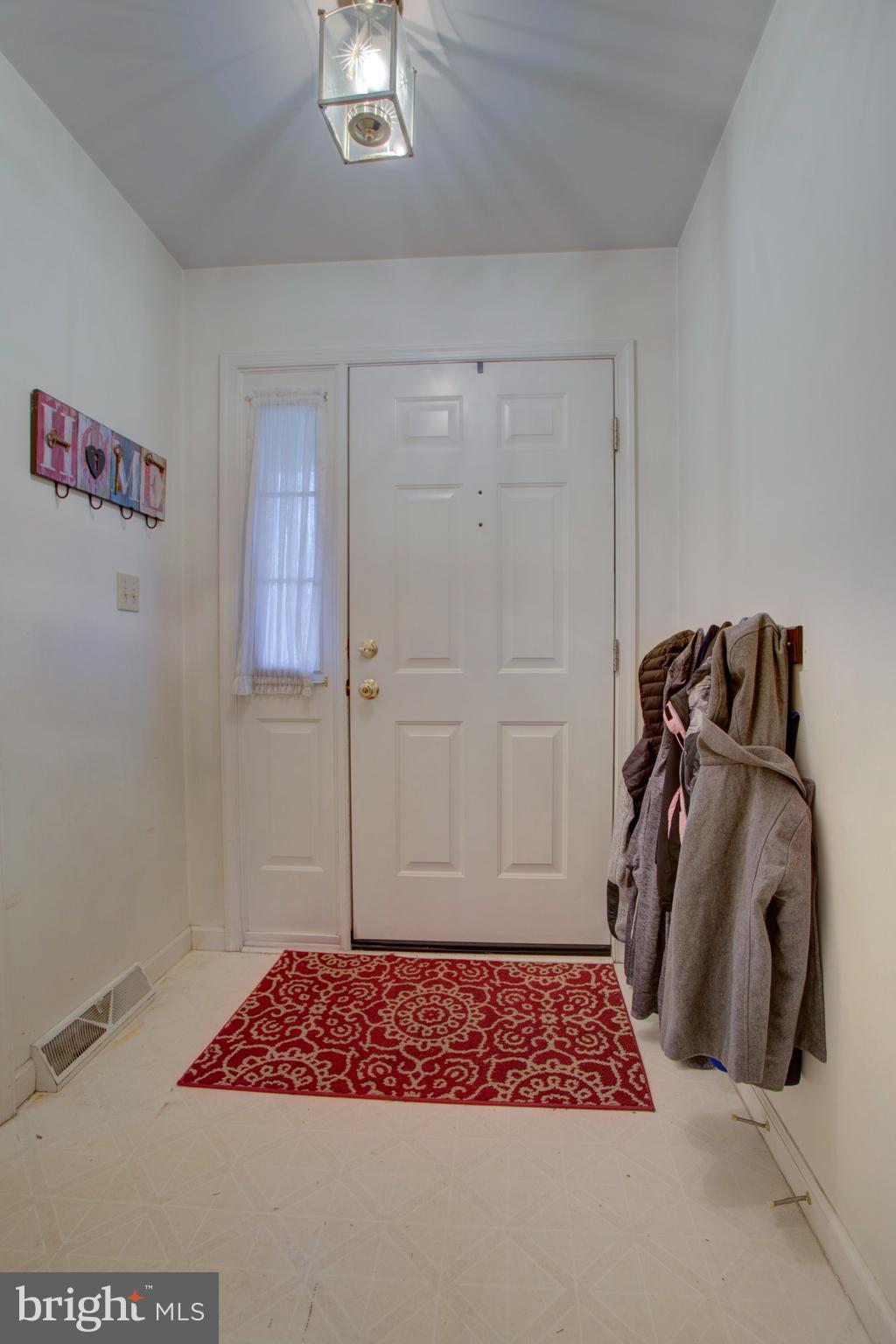 8 Heron Road Lititz, PA 17543 - Photo 4 of 30