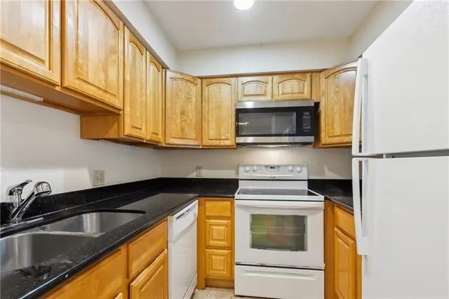 $1,800 | 723 Adams Street, Unit 201, New Orleans, LA 70118