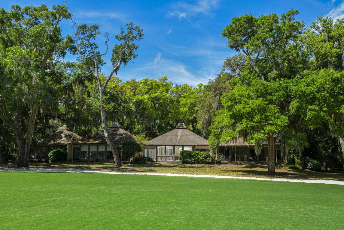 3314 Sea Marsh Road Fernandina Beach, FL 32034 - Photo 27 of 32 a front view of a house with a yard