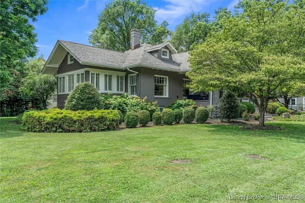 $799,000 | 140 East High Street, Jeffersonville, IN 47130