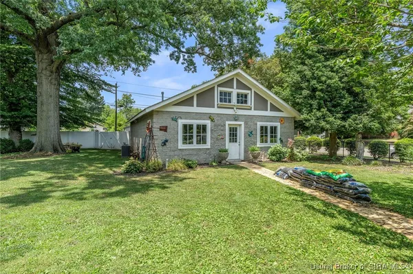 $799,000 | 140 East High Street, Jeffersonville, IN 47130