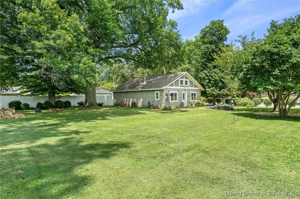 $799,000 | 140 East High Street, Jeffersonville, IN 47130