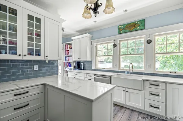$799,000 | 140 East High Street, Jeffersonville, IN 47130