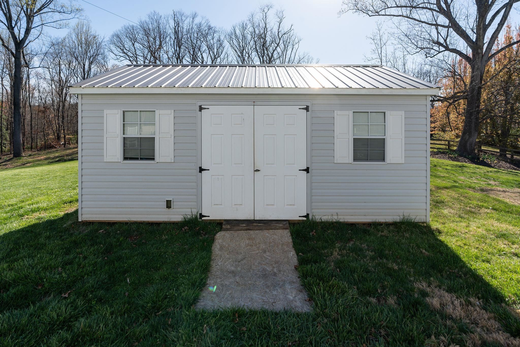 3739 Stony Point Road Charlottesville, VA 22911 - Photo 46 of 72 a view of a house with a yard