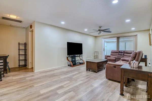 $360,000 | 110 C Chatham Drive, Monroe Township, NJ 08831