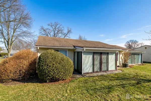 $360,000 | 110 C Chatham Drive, Monroe Township, NJ 08831