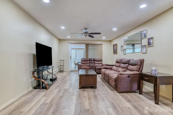 $360,000 | 110 C Chatham Drive, Monroe Township, NJ 08831