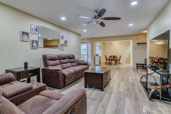 $360,000 | 110 C Chatham Drive, Monroe Township, NJ 08831