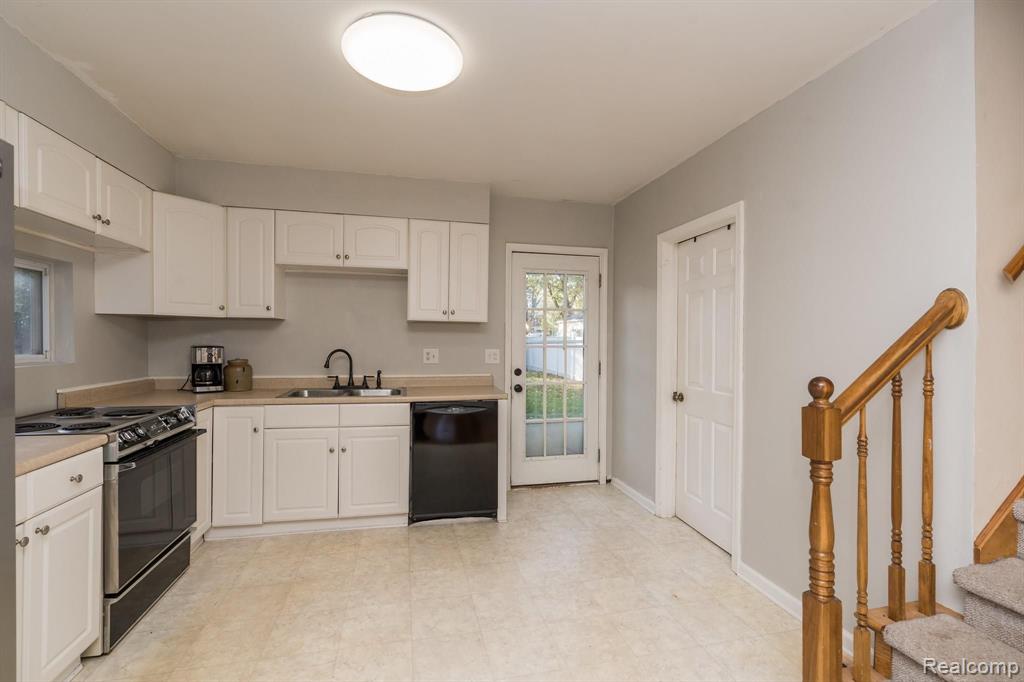 2450 Gerald Avenue Rochester Hills, MI 48307 - Photo 12 of 24