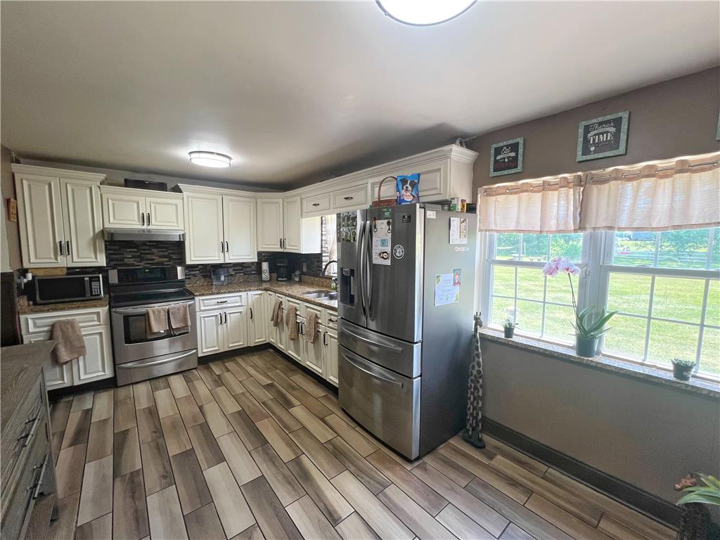 1345 Macada Road Bethlehem, PA 18017 - Photo 3 of 24