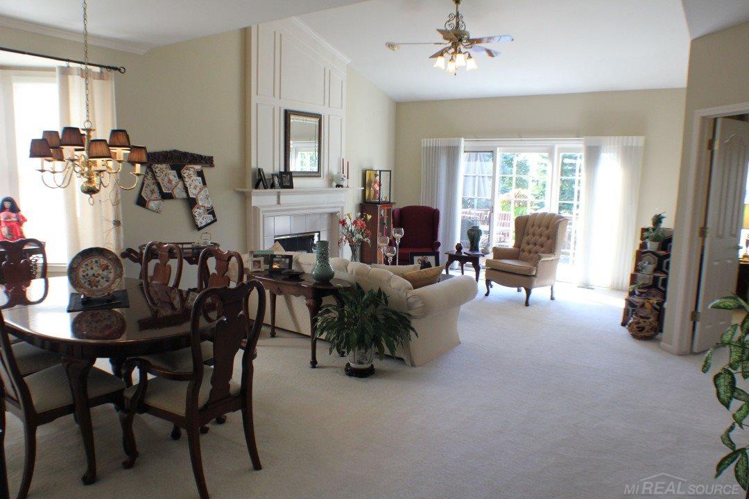 1340 Copper Circle Rochester, MI 48306 - Photo 4 of 22 31255887-3.JPG