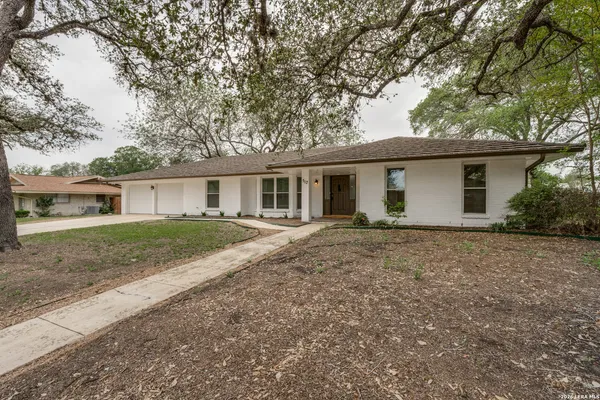 $389,999 | 517 Balfour Drive, Windcrest, TX 78239