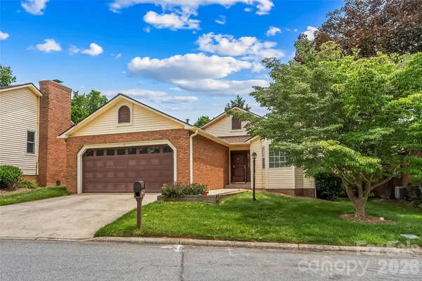 $309,000 | 137 Exeter Court, Hendersonville, NC 28791