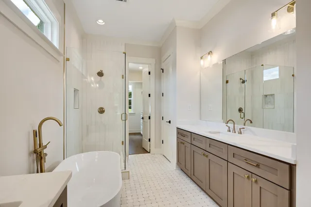 $939,000 | 352 Avon Road, Memphis, TN 38117