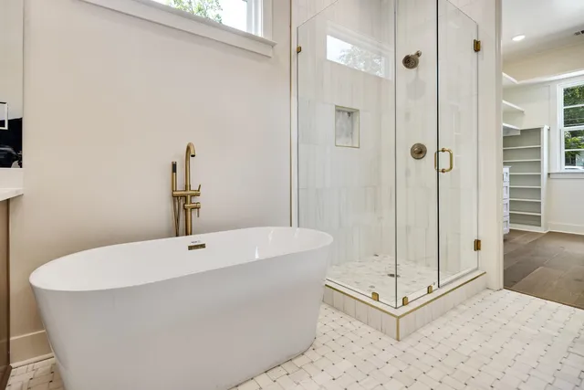 $939,000 | 352 Avon Road, Memphis, TN 38117