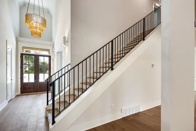 $939,000 | 352 Avon Road, Memphis, TN 38117