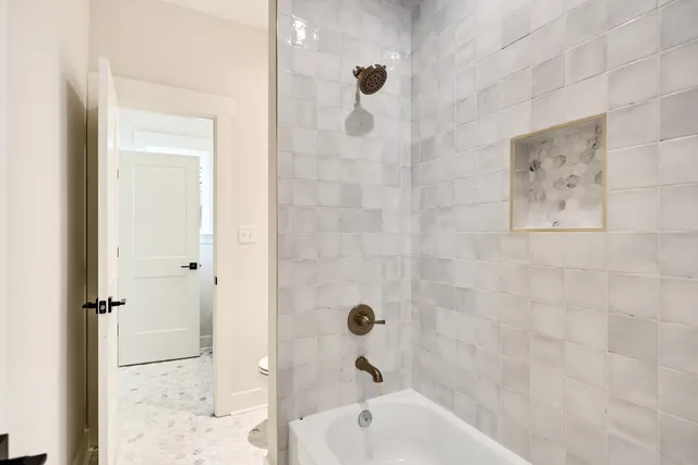 $939,000 | 352 Avon Road, Memphis, TN 38117