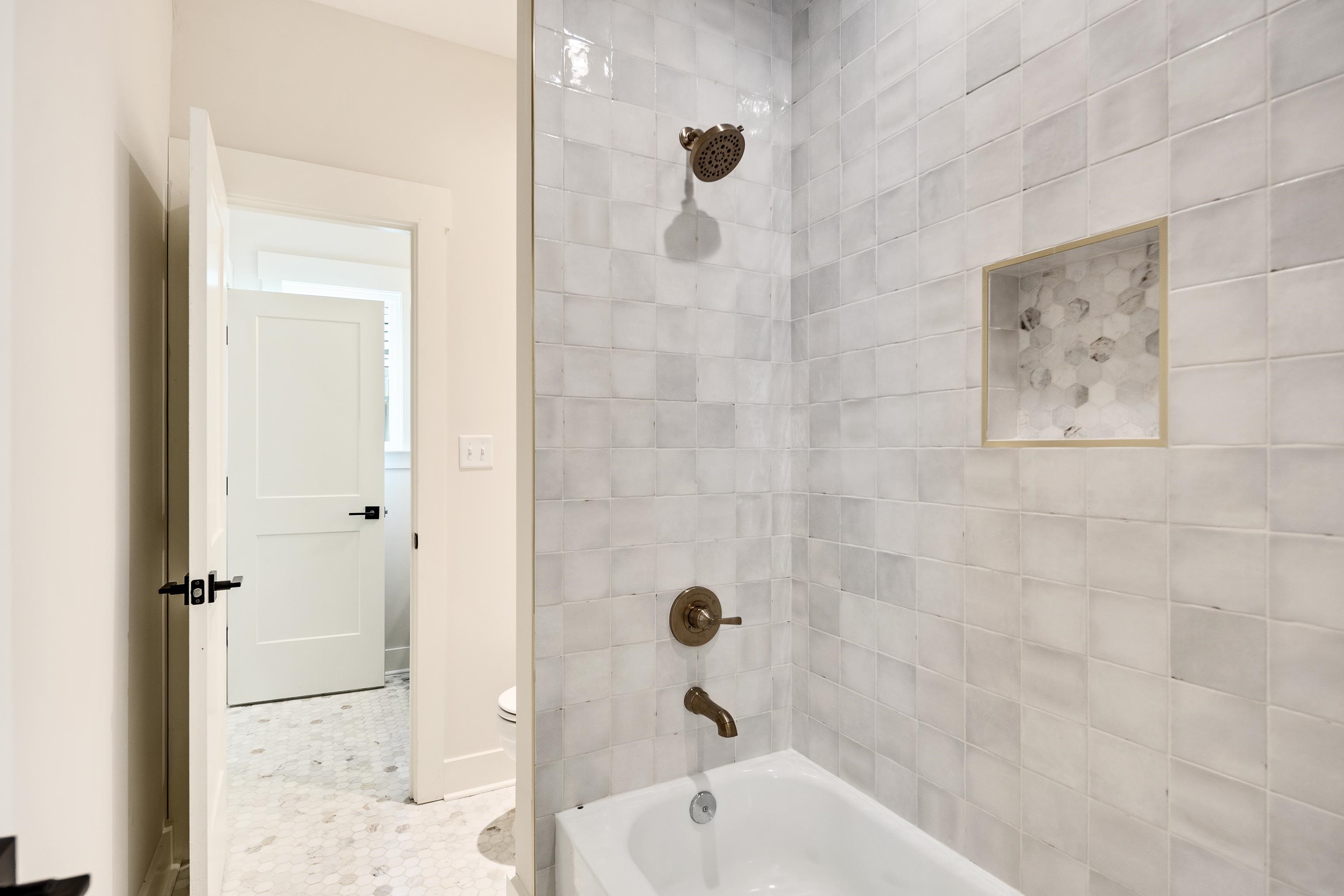 352 Avon Road Memphis, TN 38117 - Photo 20 of 26 Full bath with shower combination and toilet