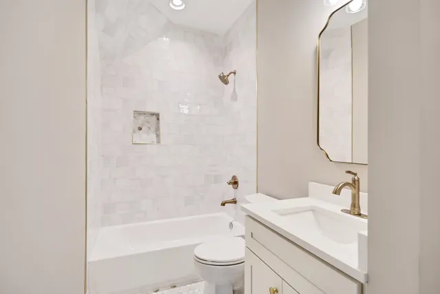 $939,000 | 352 Avon Road, Memphis, TN 38117