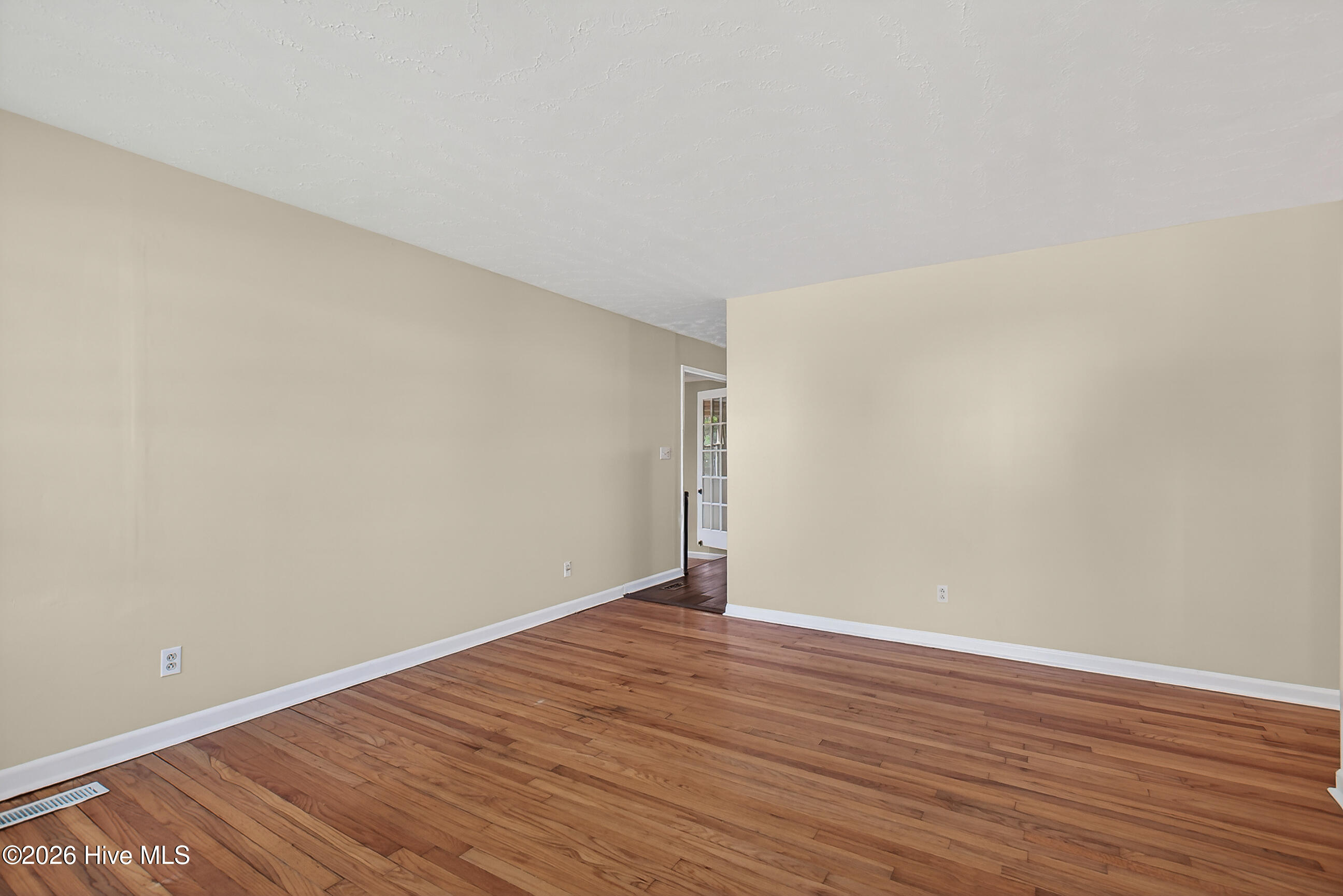 8 Sheffield Road Jacksonville, NC 28546 - Photo 5 of 36 04